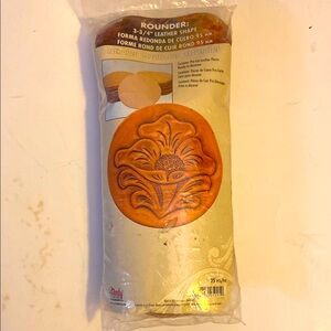 package of Tandy 25 pcs Leather Rounder leather shapes  D-3-3/4" Tan